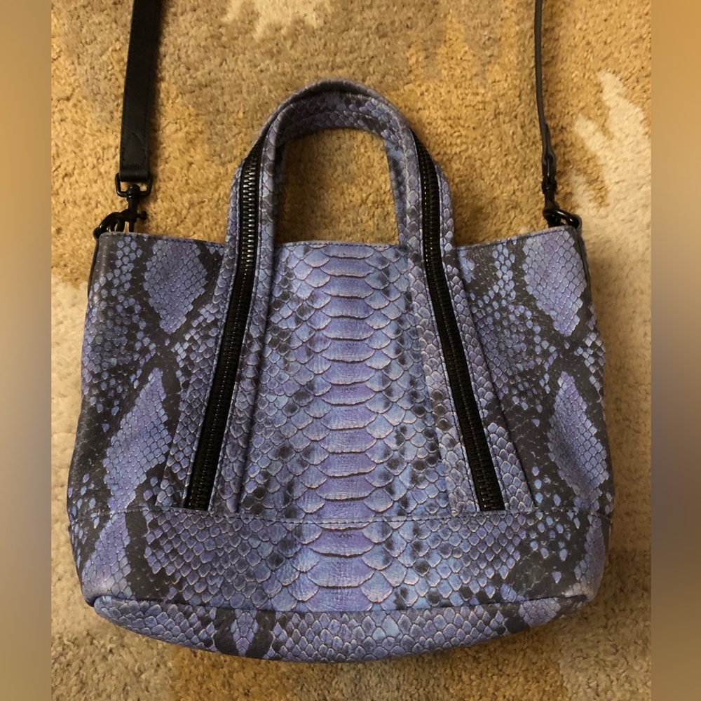 Aimee Kestenberg Blue Cobra Catch Me If You Can Satchel Purse Beautiful!